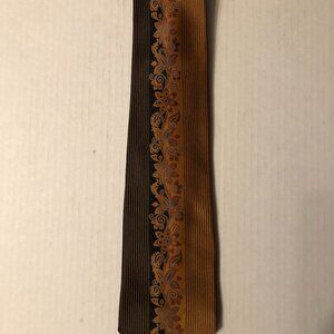 VERSACE MEN'S MULTICOLOR 100%SILK TIE  WIDTH: 3 5/8"  LENGTH: 60"  MADE IN ITALY